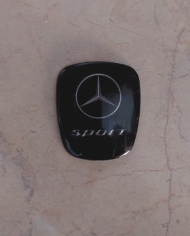 Логотип от Mercedes-benz